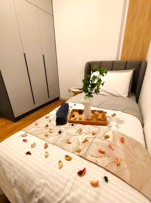 Apartment M-vertica Sunway Velocity Cheras By Luvit